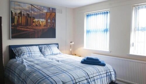 Double Room, Ensuite ((Shower & Basin))