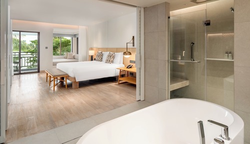 Suite, 1 King Bed, Ocean View