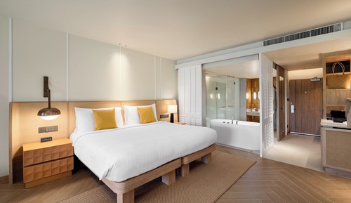 Club Room, 1 King Bed, Oceanfront