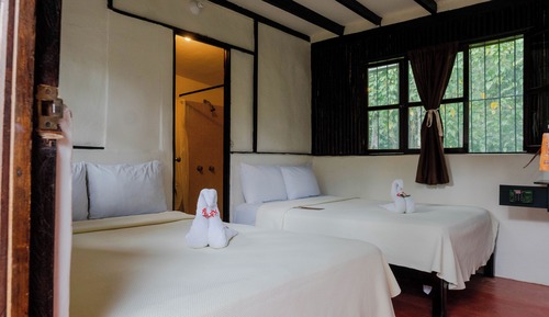 Economy Quadruple Room, Multiple Beds, Private Bathroom