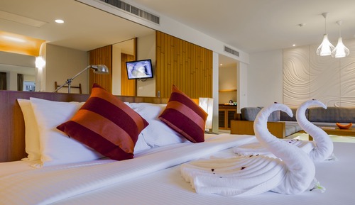 Suite Pool Access