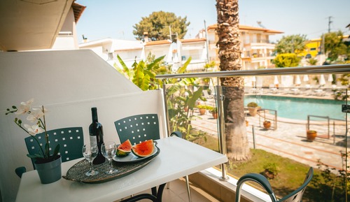 One Bedroom Junior Suite Pool View