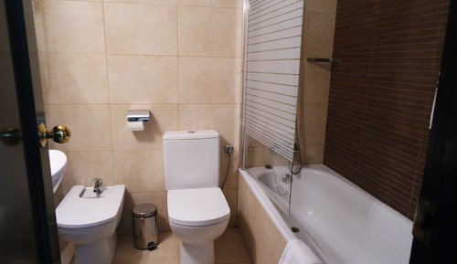 Basic Twin Room, Private Bathroom