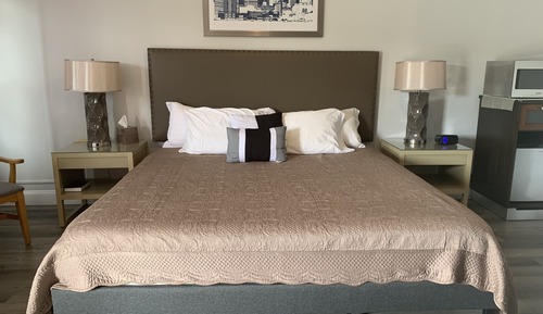 Suite, 1 King Bed, Jetted Tub