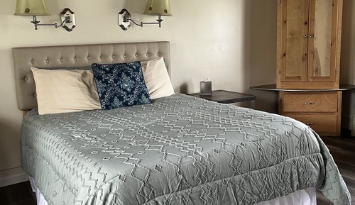 Standard Room, 1 Queen Bed