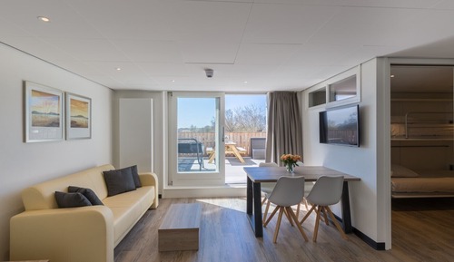 Family Suite (2 Adults, 2 Children)