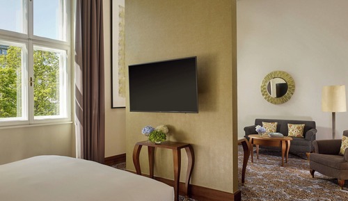 Junior Suite, 1 King Bed