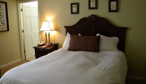Economy Room, 1 Queen Bed