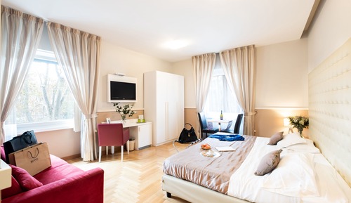 Deluxe Double Room, River View (Breakfast at Navona Street Hotel)
