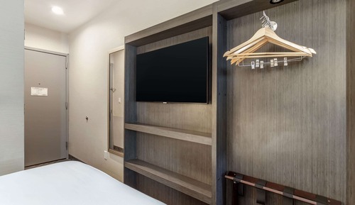 Standard Room, 1 Queen Bed, Accessible, Non Smoking