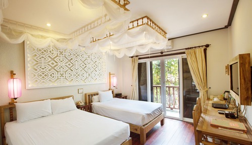 Deluxe Room, Balcony