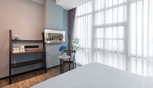 Deluxe Room, 1 Queen Bed