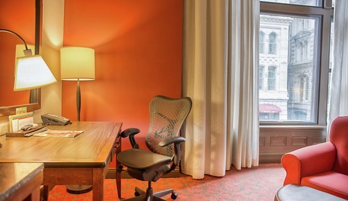 King Bed Corner Room