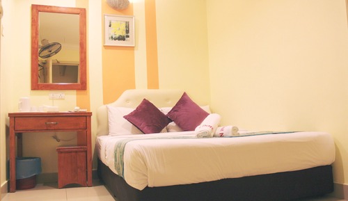 Deluxe Queen Room without Window