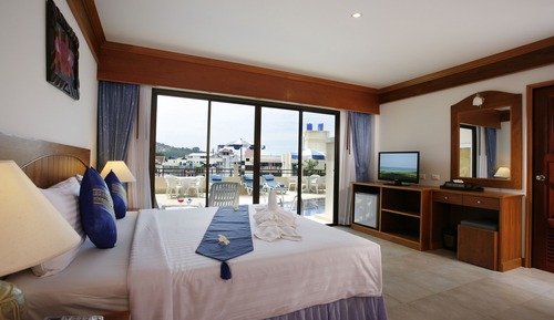 Deluxe Room, Pool Access
