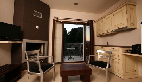 Family Room (Meteora View)