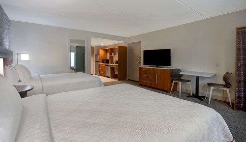 Studio One Queen Bed Accessible