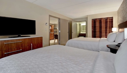 Suite Two Queen Beds