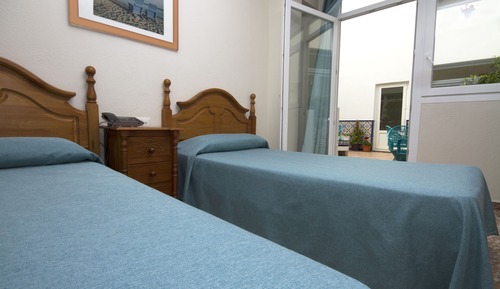Double Room (Window)