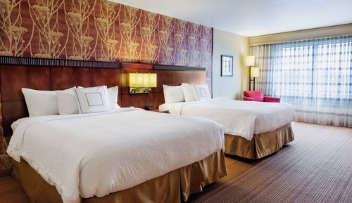 Room, 2 Queen Beds (Mobility Accessible, Tub)