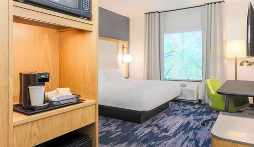 Room, 1 King Bed (Mobility Accessible, Tub)
