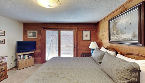 Studio (2 Bedrooms)
