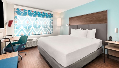 Room, 1 King Bed, Accessible (Hearing)