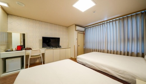Family Twin Room