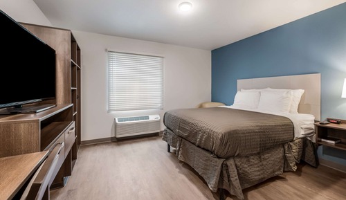 Basic Suite, 1 Queen Bed, Non Smoking