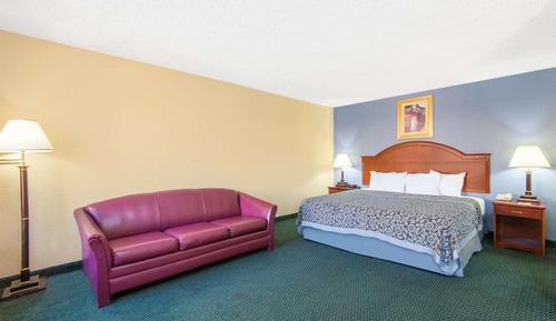 Luxury Suite, 1 King Bed, Non Smoking, Kitchenette (Oversized)