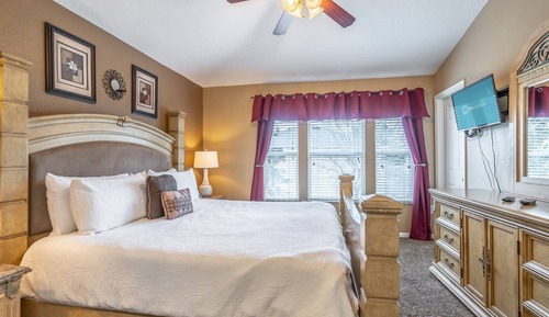 Apartment (2582 Windsor Hills)