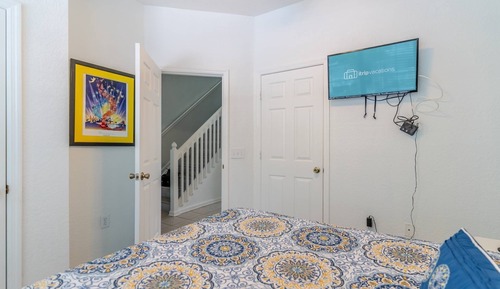 Apartment (7676 Windsor Hills)