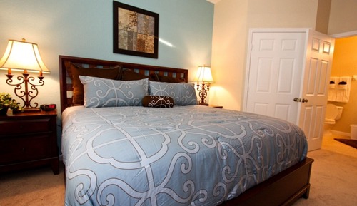 Condo (7664 Windsor Hills)