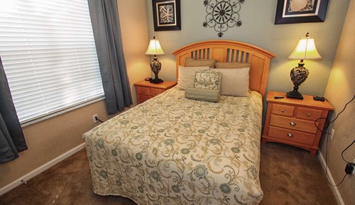 Apartment (7669 Windsor Hills)