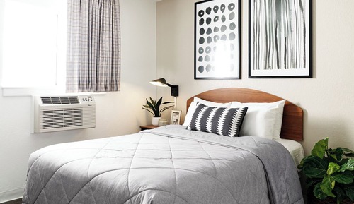 Standard Room, 1 Queen Bed