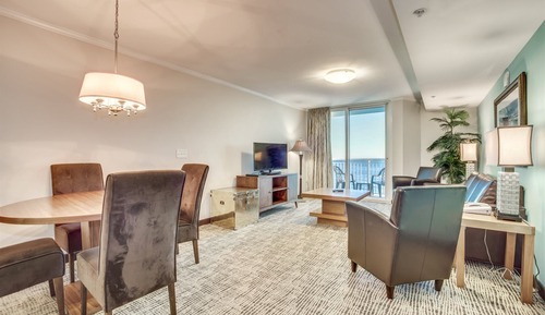 Condo (Towers On The Grove 1226)