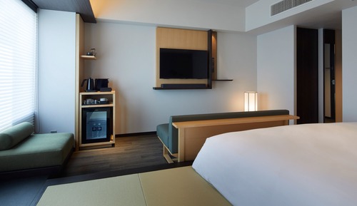 Corner Deluxe King room, Non Smoking (28 square meters)