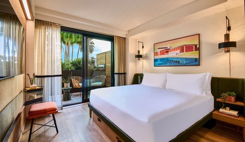 Room, 1 Queen Bed (Mobility Accessible, Roll-in Shower)