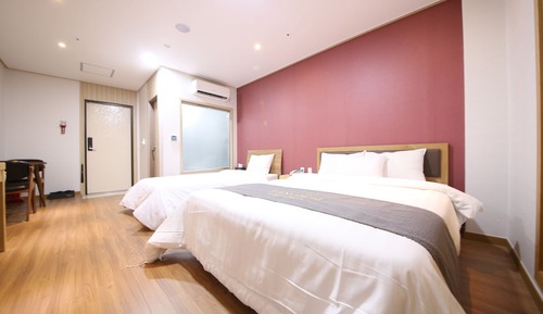 Standard Twin Room (Air Purifier + Styler)