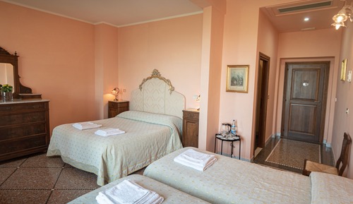 Classic Quadruple Room