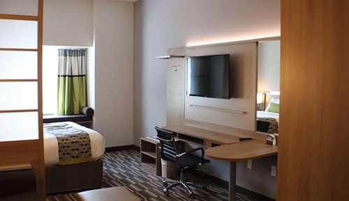 Suite, 1 Queen Bed, Non Smoking