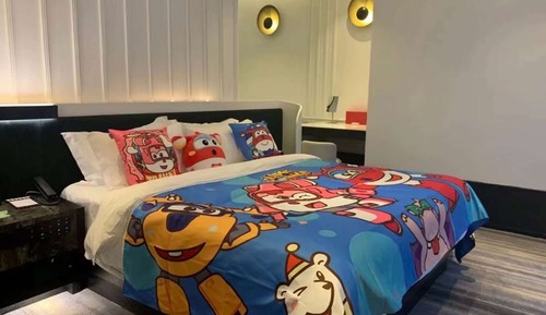 Family Room, 1 King Bed