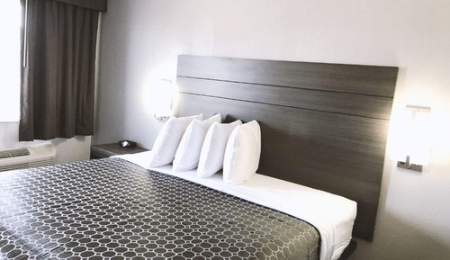 Room, 1 King Bed, Non Smoking