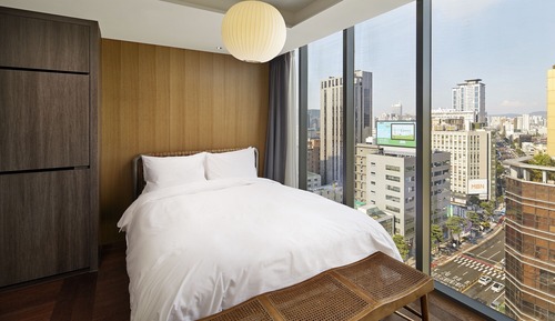 Penthouse (D)
