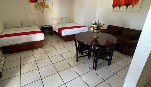 Junior Studio Suite