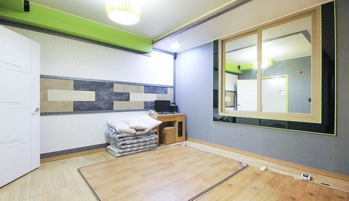 Room (Korean)