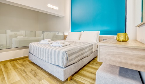 Suite-Split Level, Mountain View