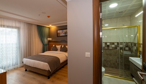 Deluxe Double Room Single Use