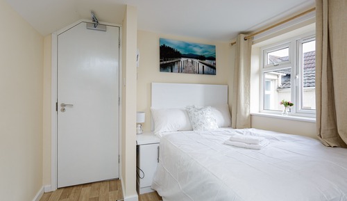 Luxury Studio, Ensuite (Flat-5)