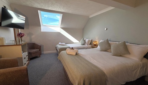 Triple Room, Accessible, Ensuite